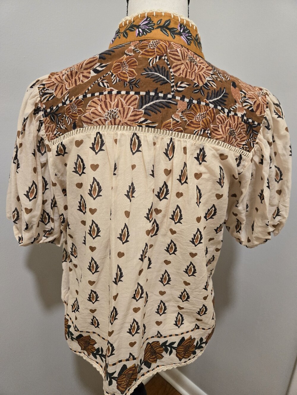 Farm Rio Ainika Floral Top - Picture 2 of 9